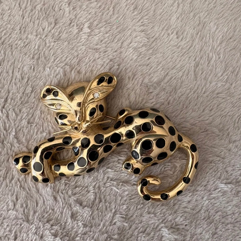 Vintage Gold Tone Leopard Panther Brooch Black Enamel Spotted Cat Pin Rhinestone